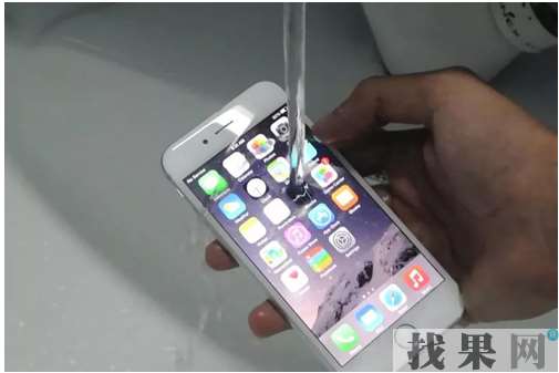 iPhone XR手機(jī)聽筒進(jìn)水應(yīng)該怎么維修？